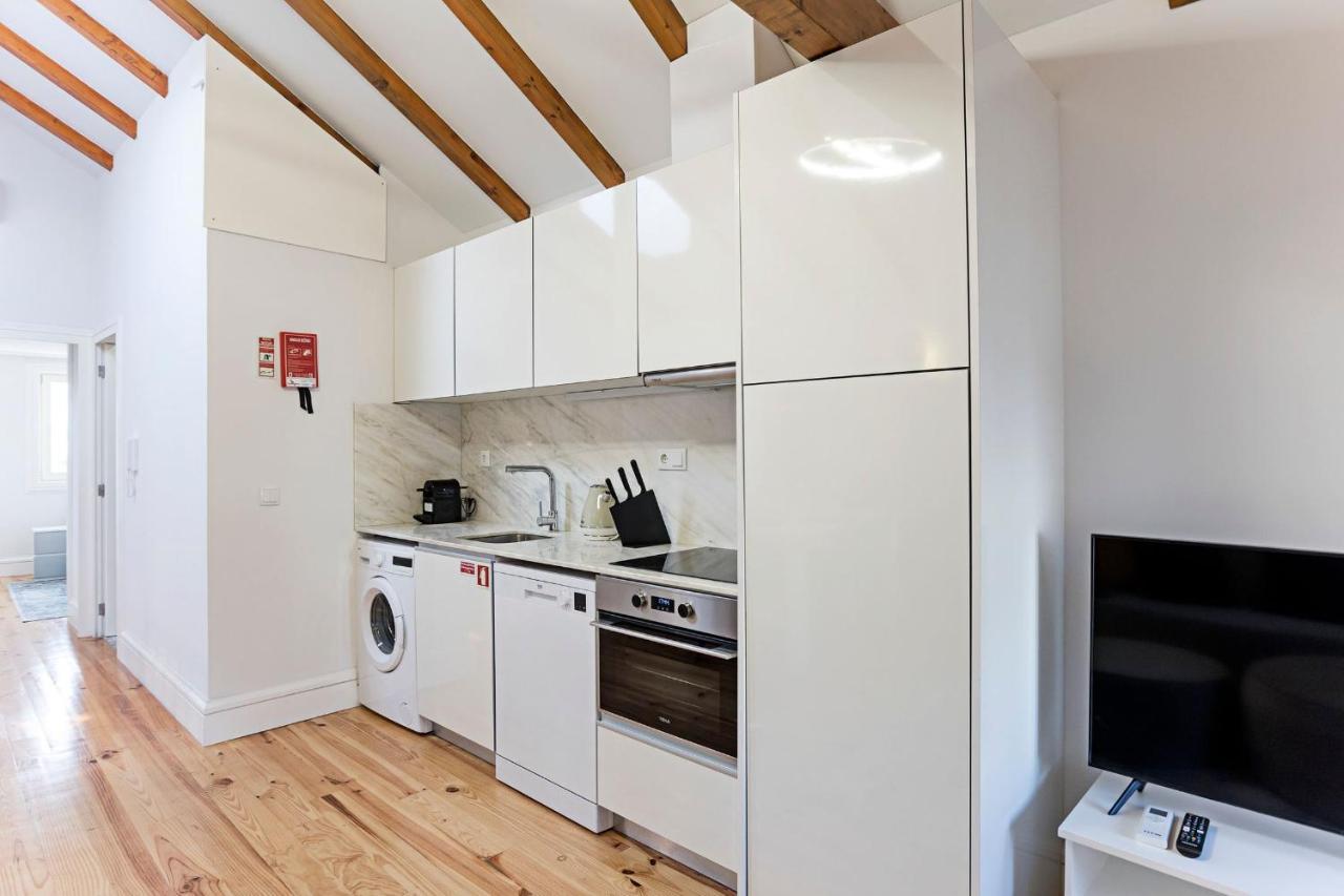 Modern Cativo Apartment By Lovelystay Porto Buitenkant foto